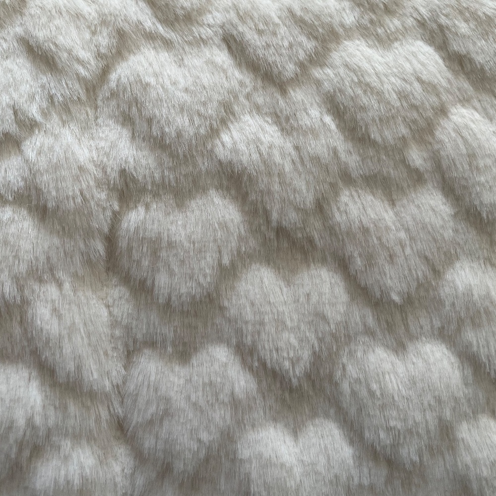 NWT HEART Nordstrom Rack Faux Fur HEART Throw IVORY